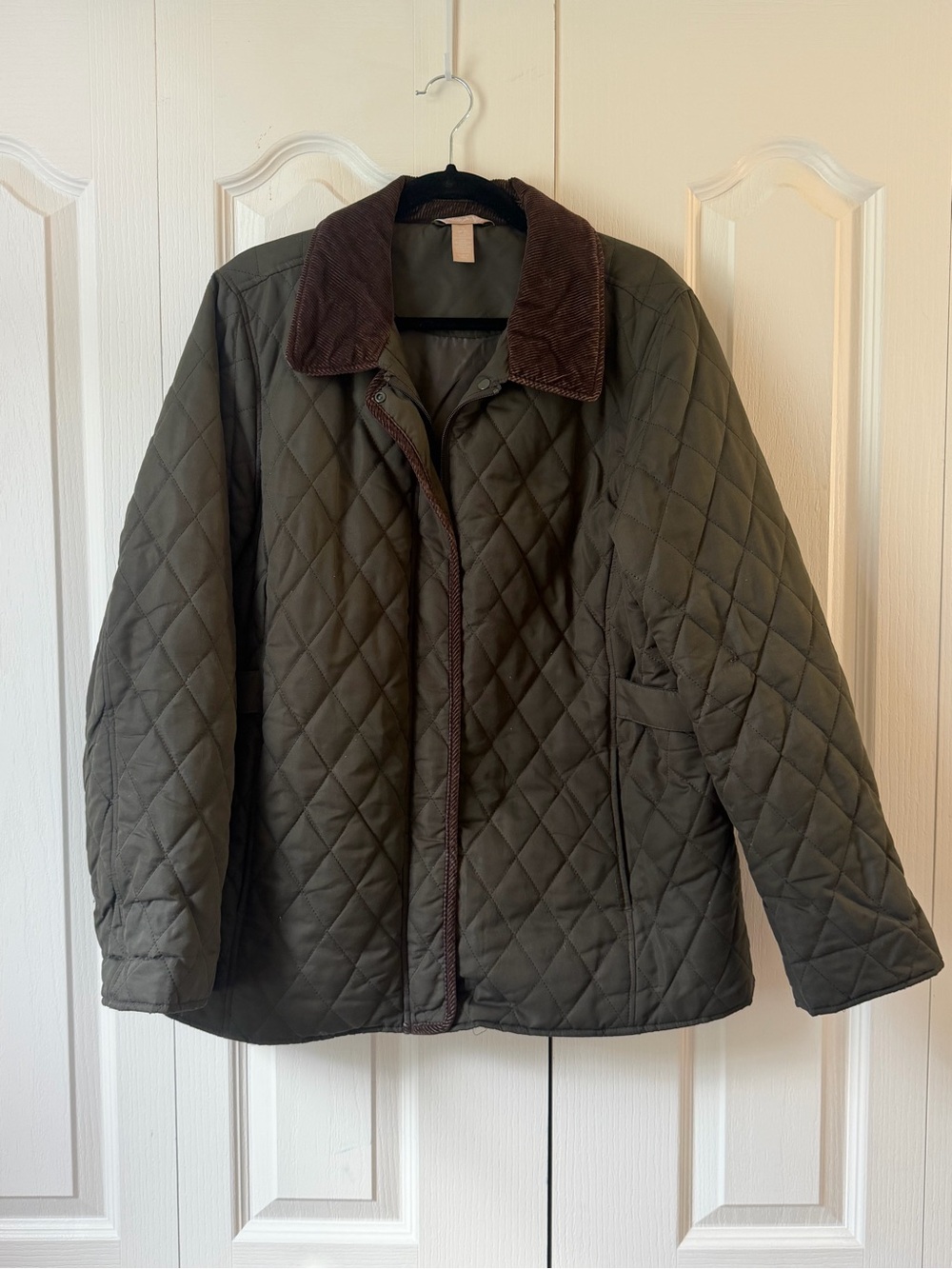 White Stag Olive Green Quilted Barn Jacket with Brown Corduroy Collar